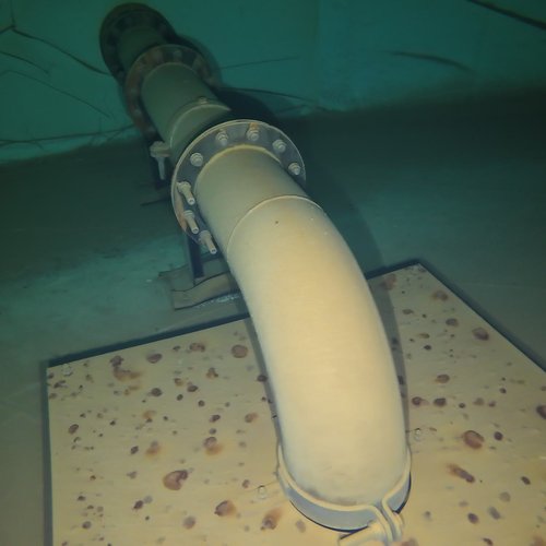 Sprinklertank-Inspektion: Stahltank, 5 Jahre – Rohrsystem Flansch Bodenmontage Sedimente Inspektionsaufnahme
